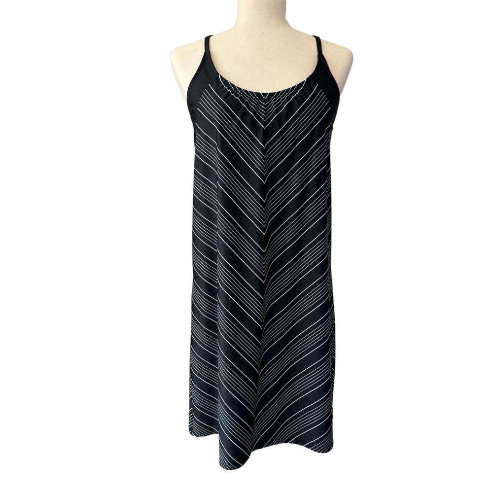 Athleta Blousy Tankini Chevron Swim Dress Modest Black and White Size 38B/C